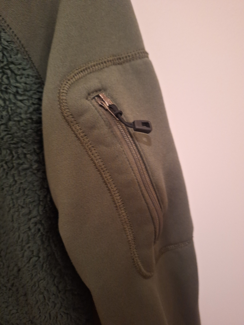 Patagonia Green Full-Zip Hooded Fleece Jacket - Picture 8 of 8